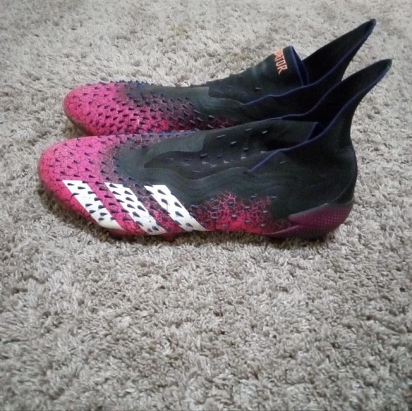Cleats - Picture 3 of 6